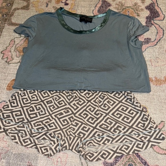 pajamas set - Picture 1 of 4